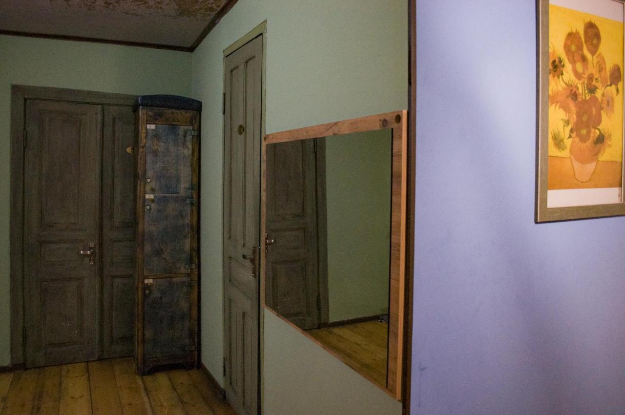 Your Room Hostel Тбілісі Екстер'єр фото